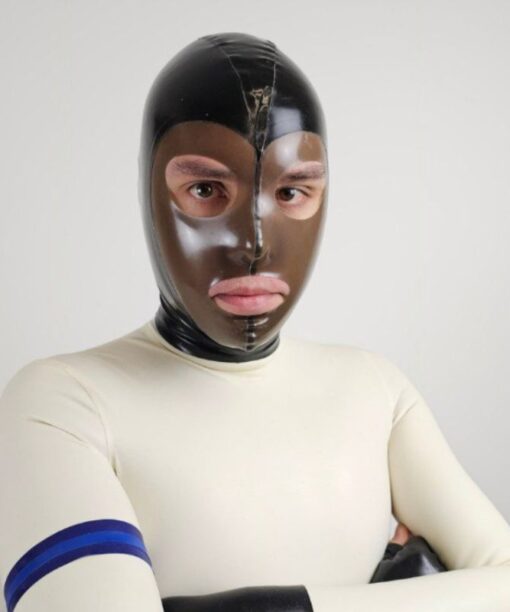 Alternative view of MASCHERA BICOLORE