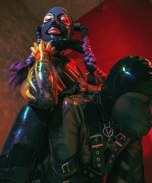 Alternative view of REBREATHER HOOD